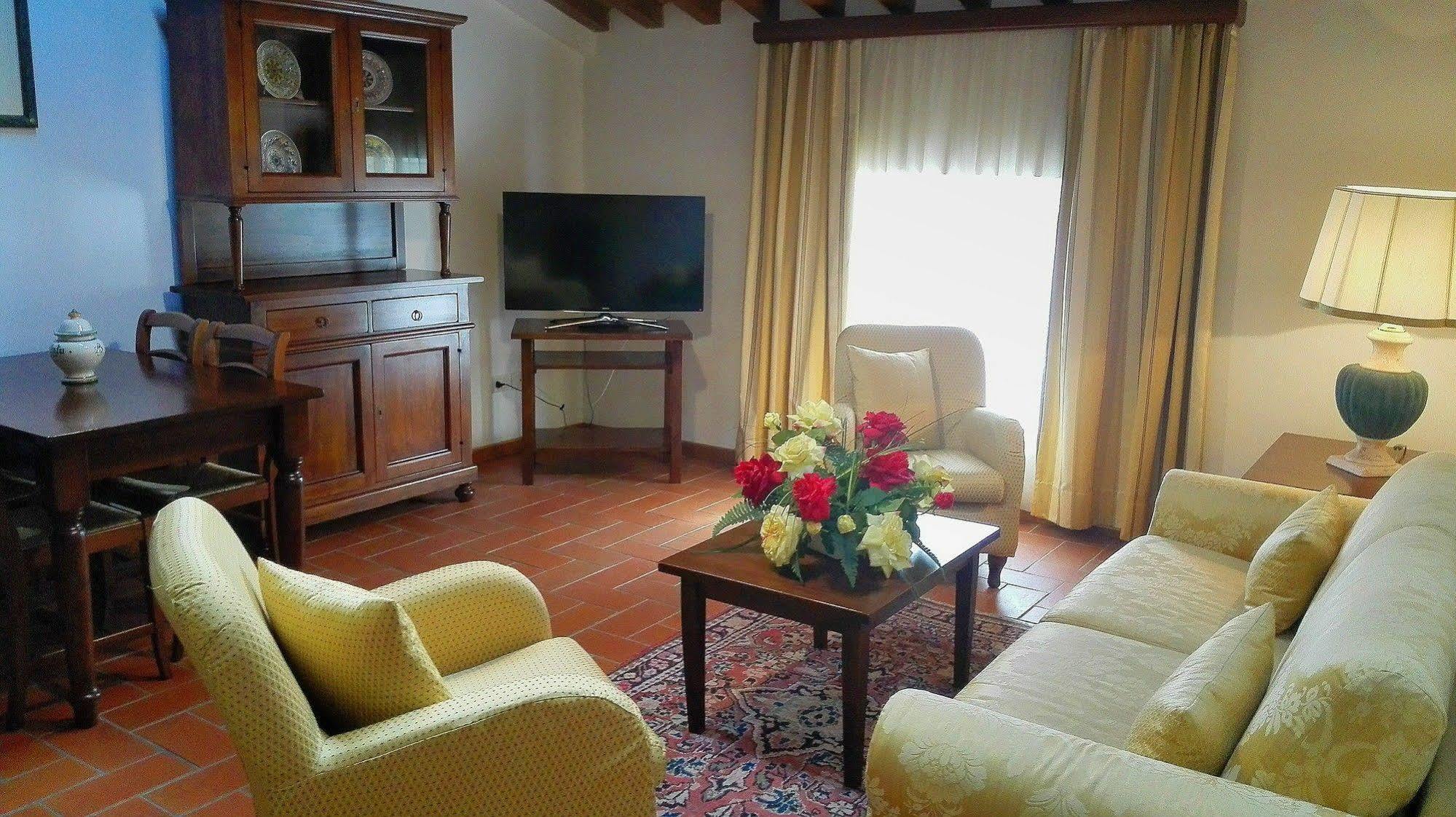 Palazzo La Fenice Massa Marittima Bagian luar foto